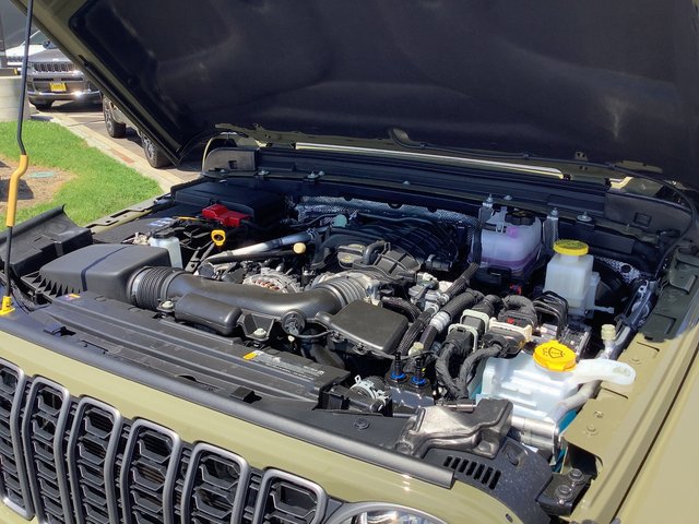 New 2025 Jeep Gladiator Sport AWD/4WD image 42