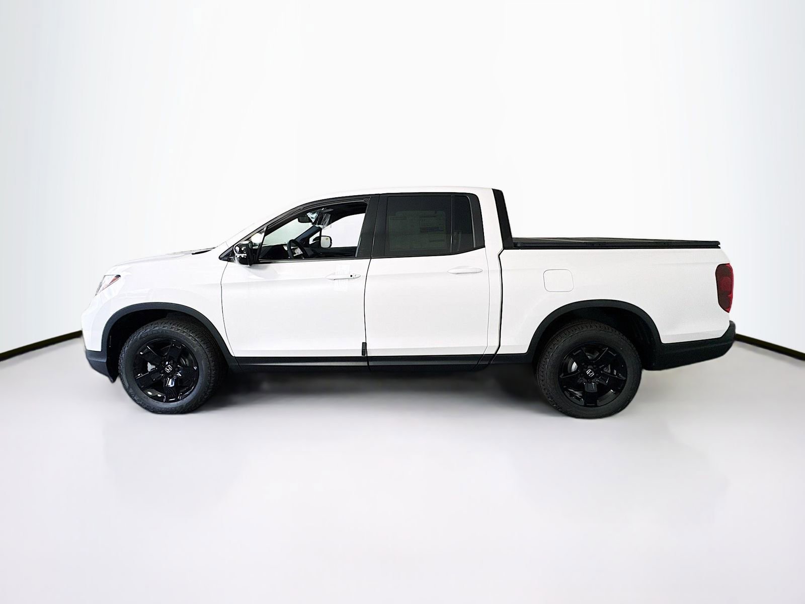 Used 2025 Honda Ridgeline Black Edition image 3