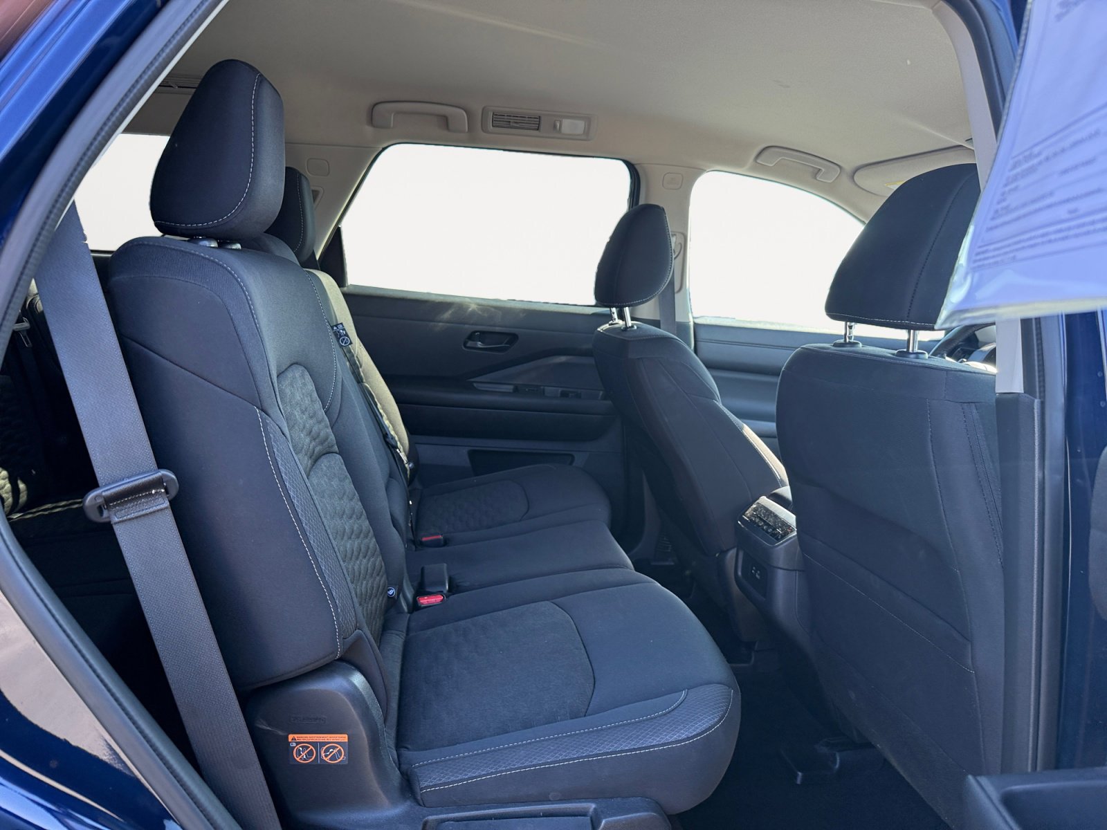 Used 2024 Nissan Pathfinder SV image 18