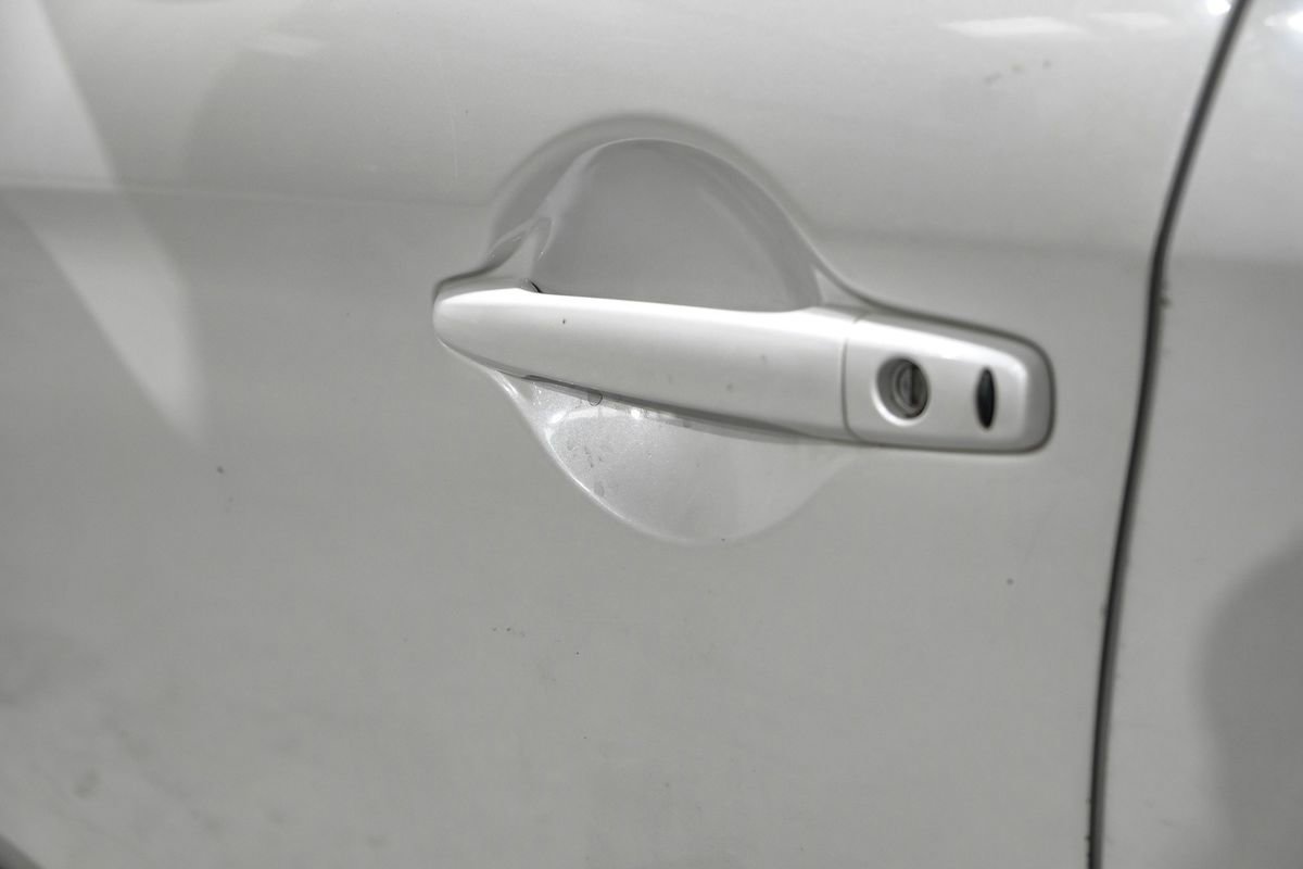 Used 2018 Mitsubishi Outlander Sport SE FWD image 27