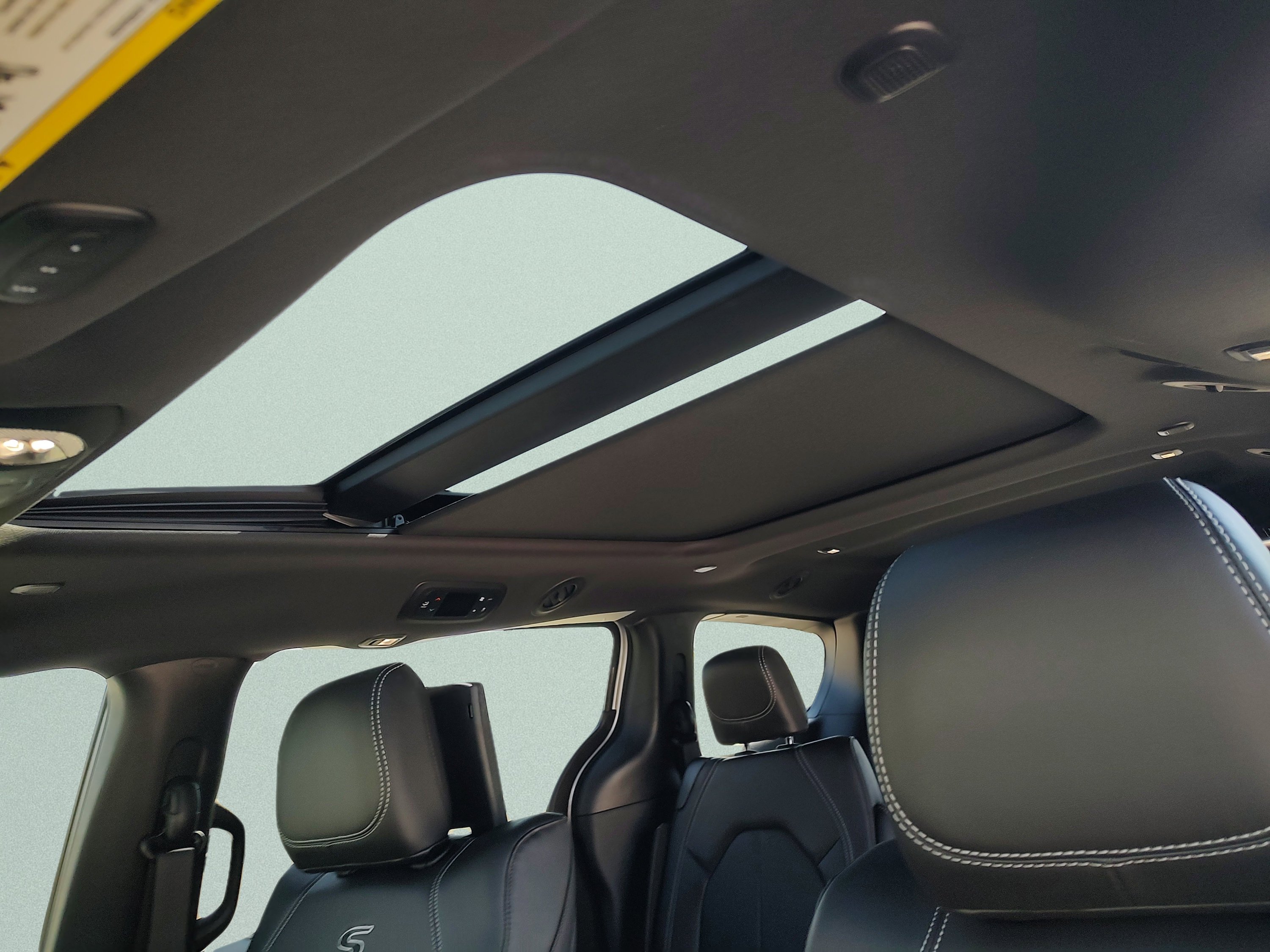New 2026 Chrysler Pacifica Select FWD image 27