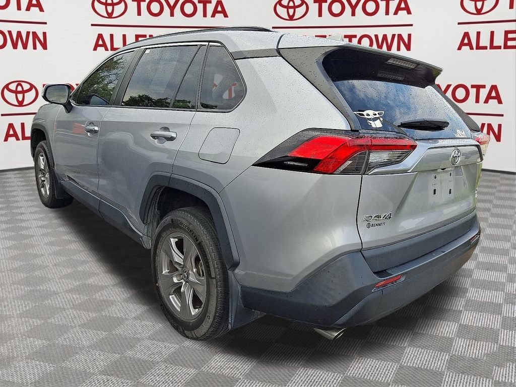 Used 2022 Toyota RAV4 XLE w/ Convenience Package AWD/4WD image 4