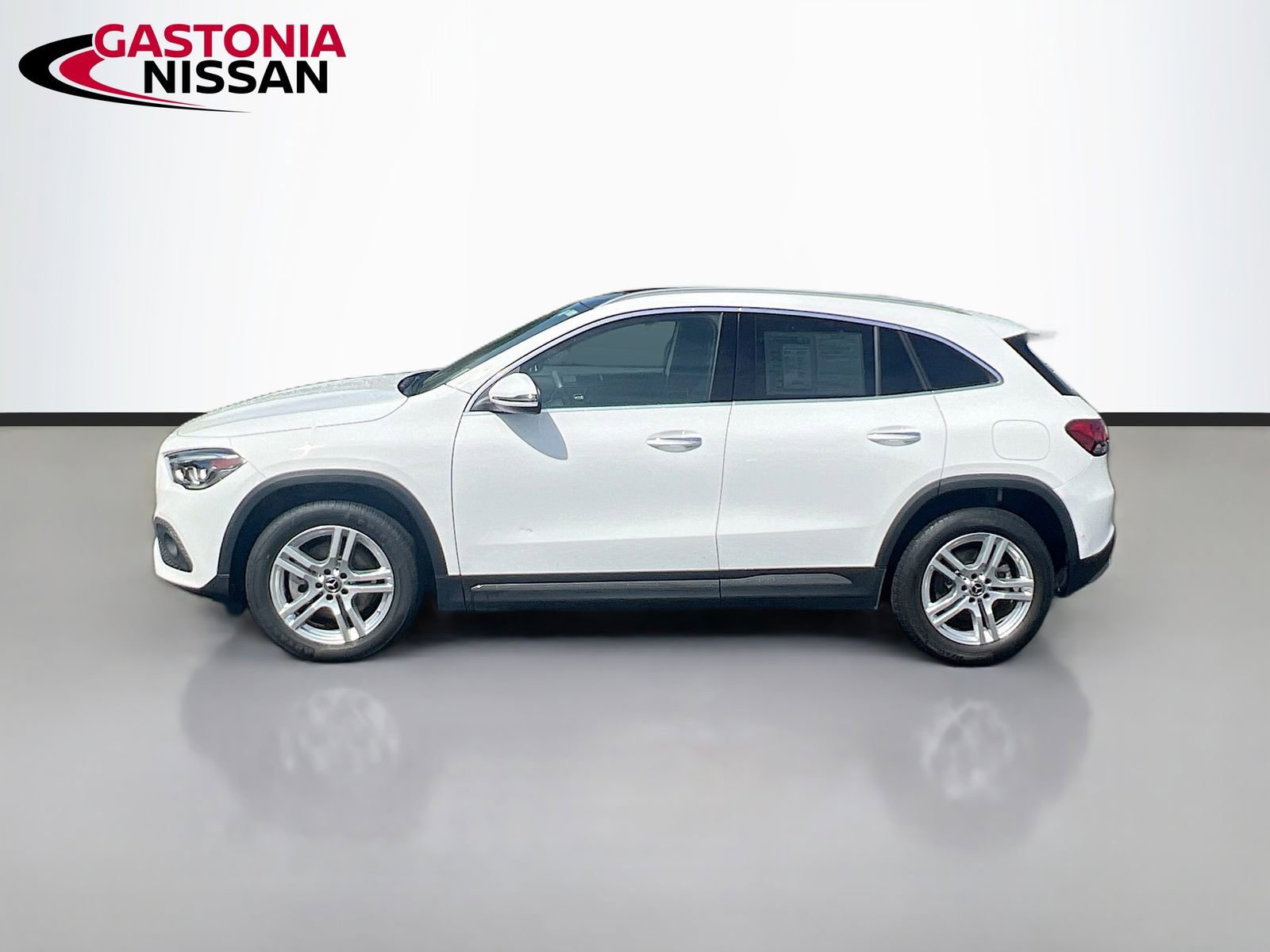 Used 2023 Mercedes-Benz GLA 250 w/ Premium Package image 5