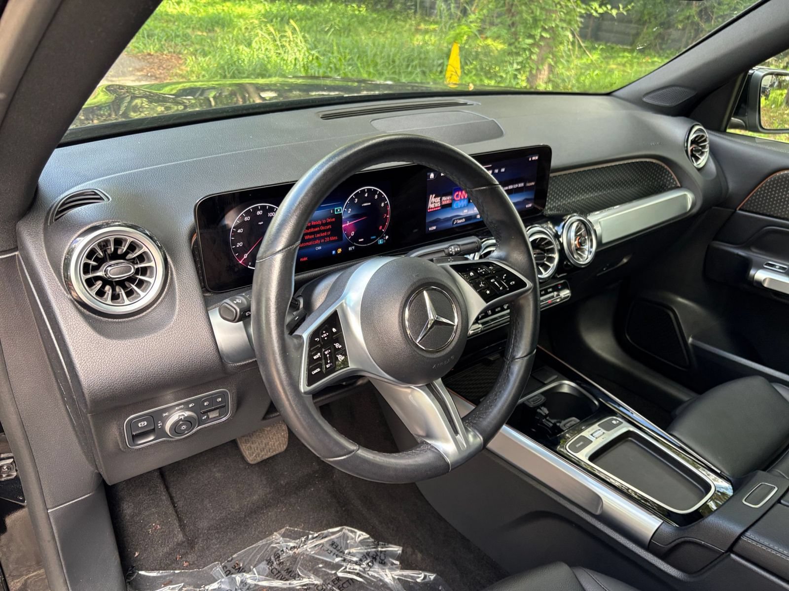Used 2025 Mercedes-Benz GLB 250 4MATIC image 36