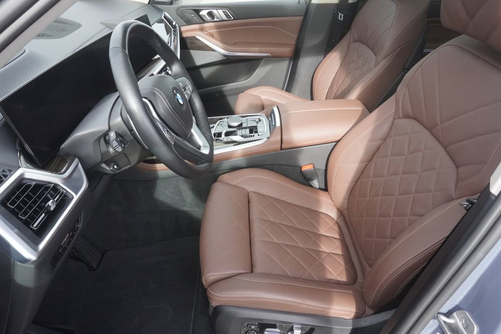 Used 2023 BMW X7 xDrive40i w/ Premium Package image 19