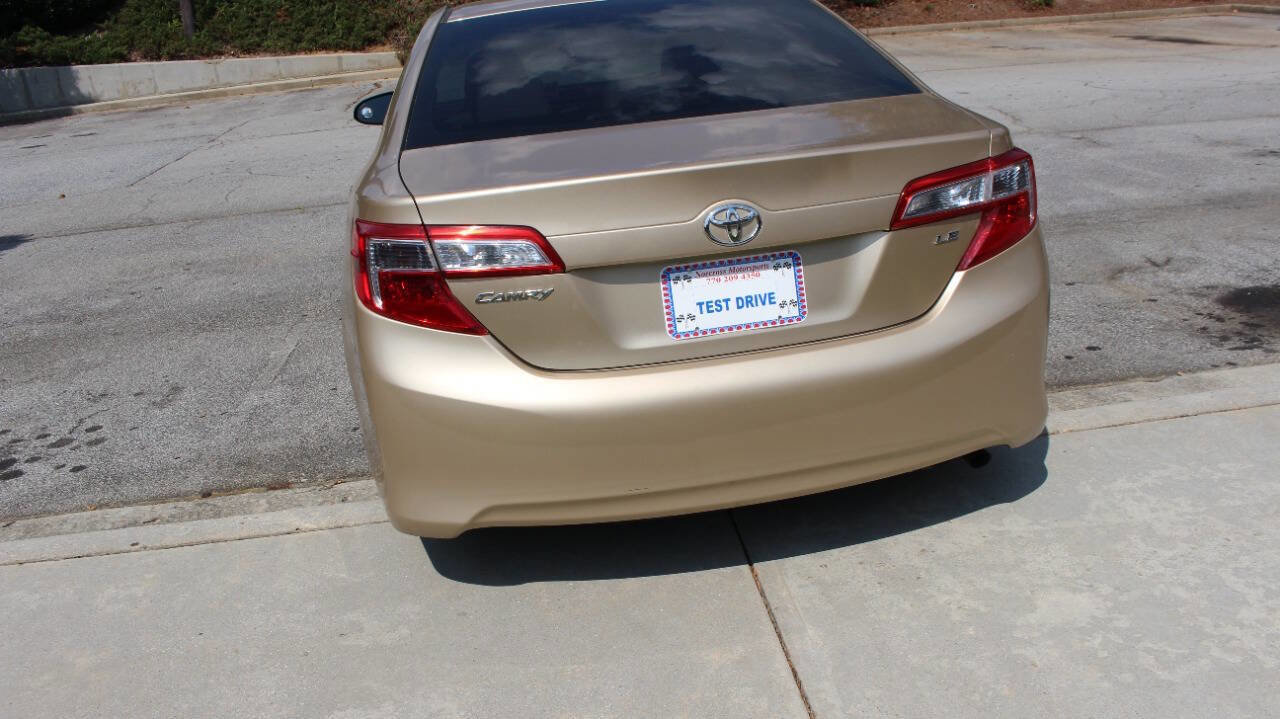 Used 2012 Toyota Camry LE image 15