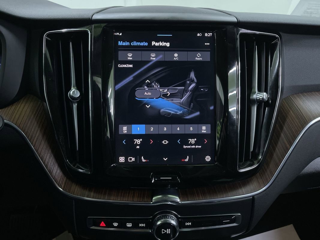 Used 2024 Volvo XC60 B5 Plus image 22