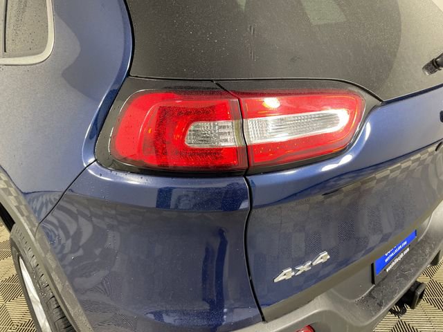Used 2018 Jeep Cherokee Latitude Plus w/ Cold Weather Group image 19