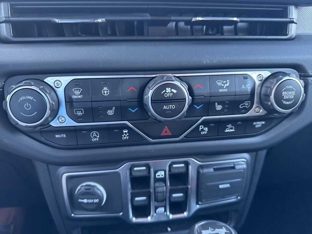 Used 2024 Jeep Wrangler Sahara w/ Safety Group image 14