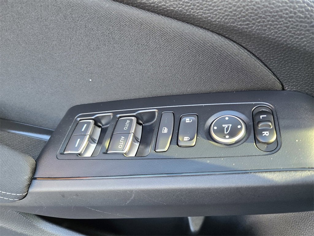 Used 2025 Honda Civic Sport image 25