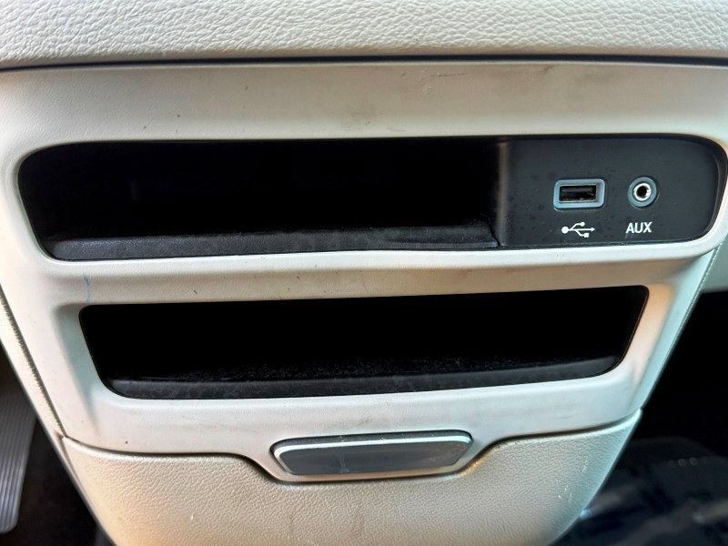 Used 2017 Chrysler Pacifica Touring-L FWD image 27