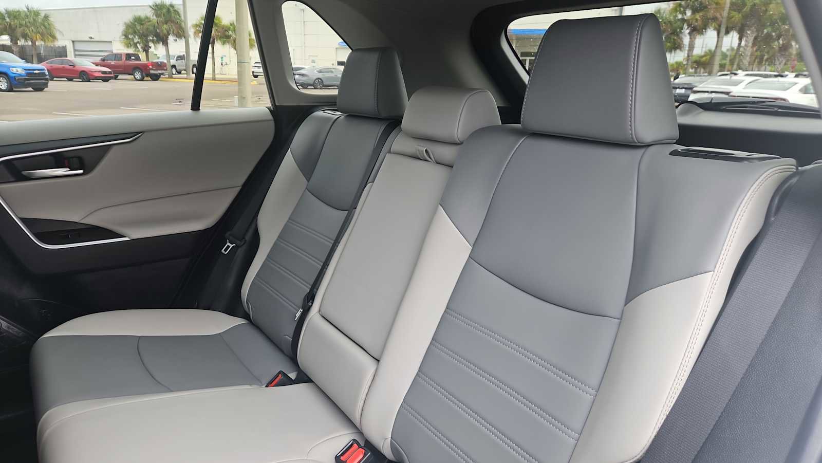 Used 2025 Toyota RAV4 XLE Premium image 25