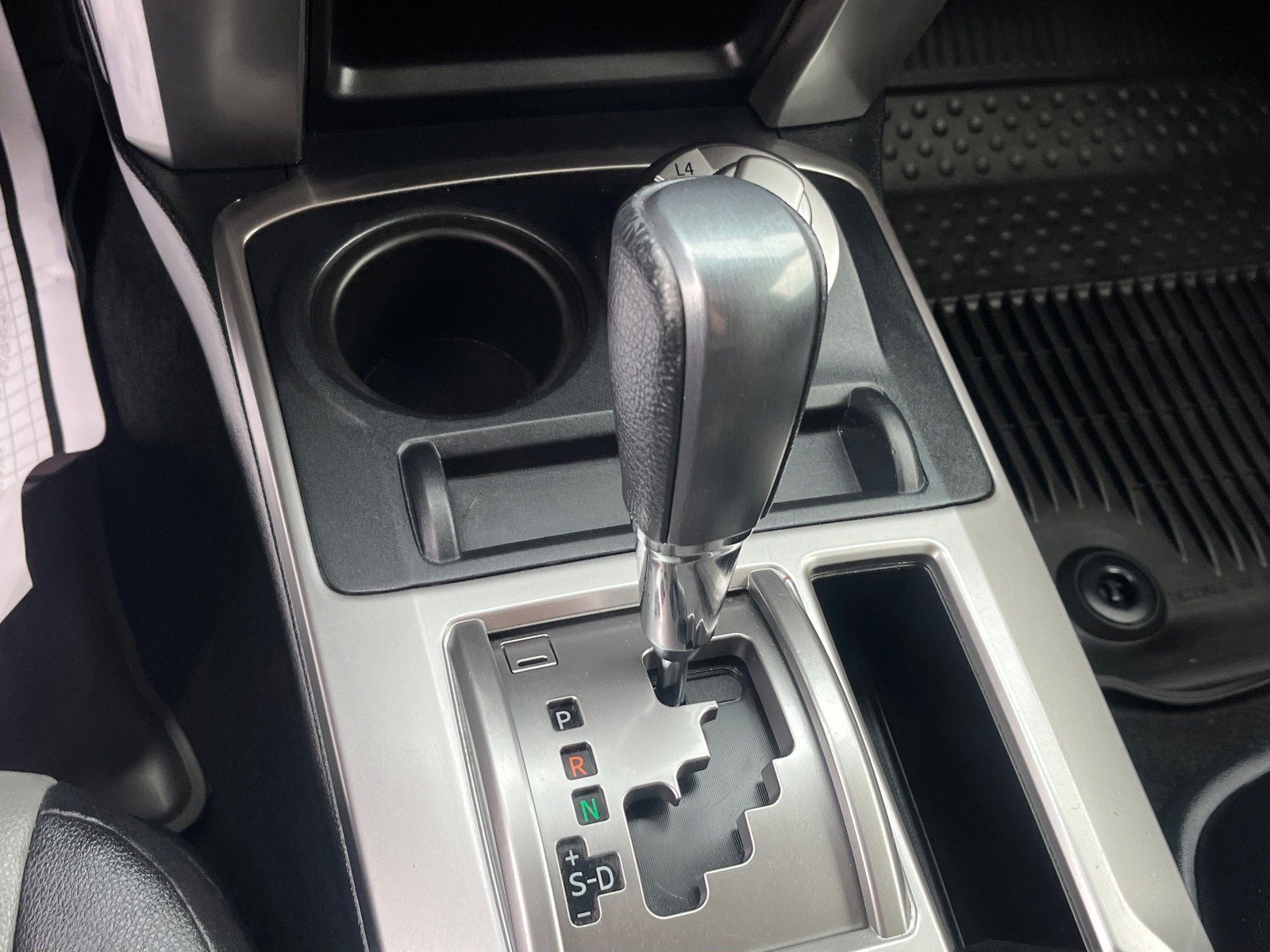 Used 2018 Toyota 4Runner SR5 Premium AWD/4WD image 14