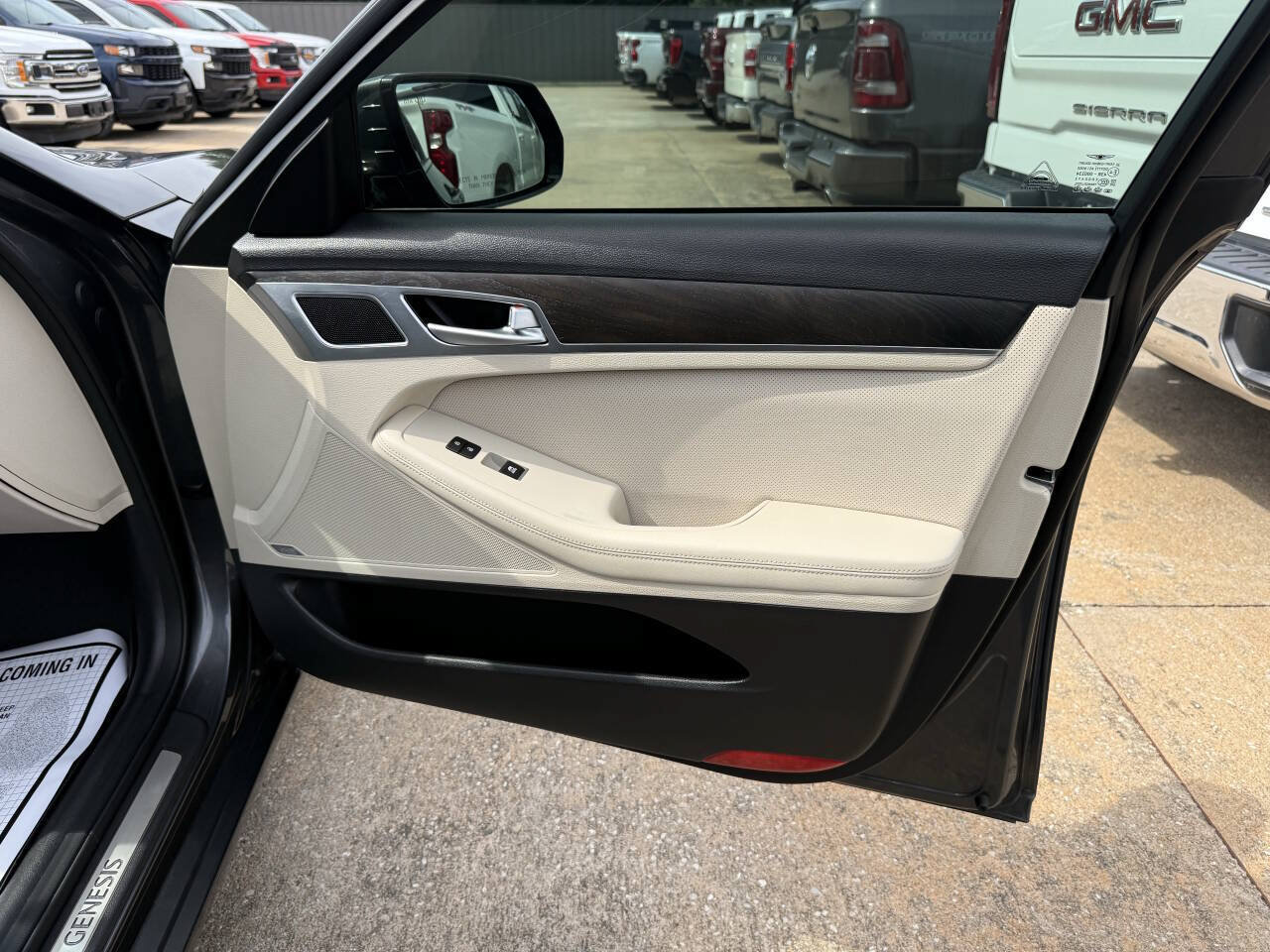 Used 2017 Genesis G80 5.0 Ultimate RWD image 11
