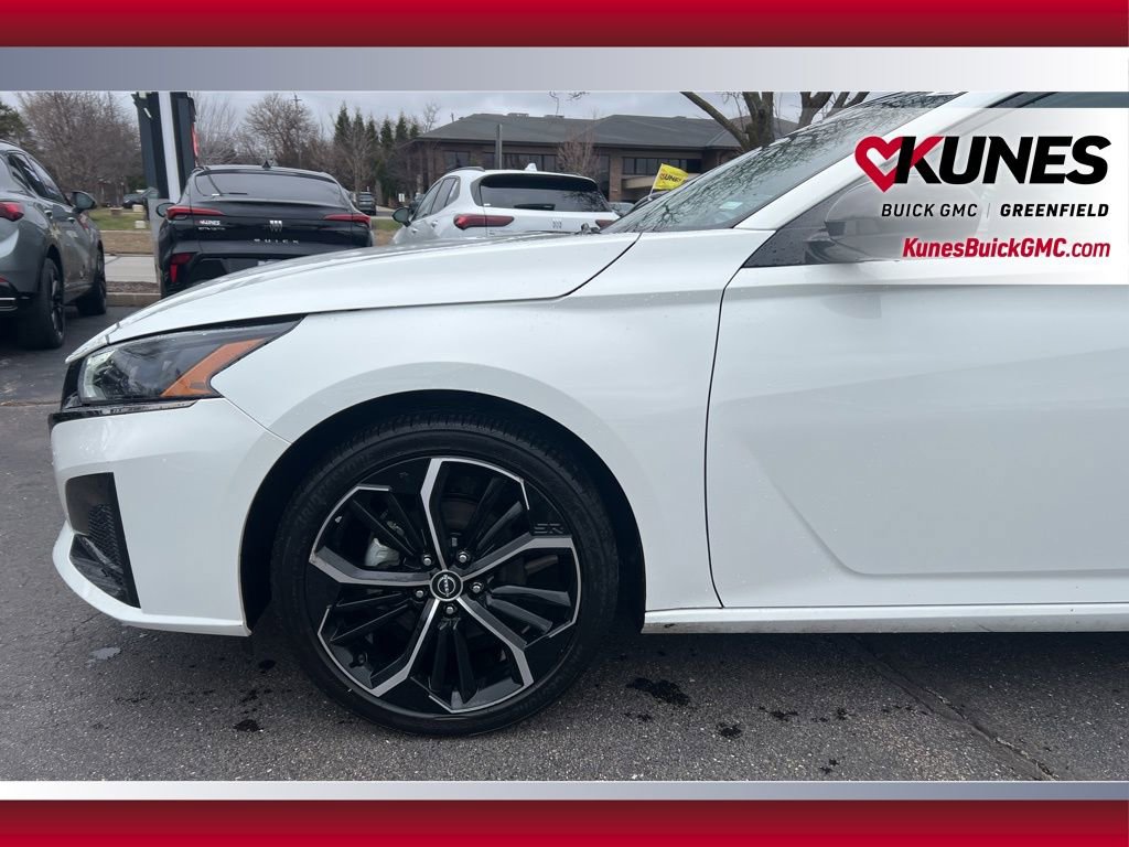 Used 2024 Nissan Altima 2.5 SR FWD image 15