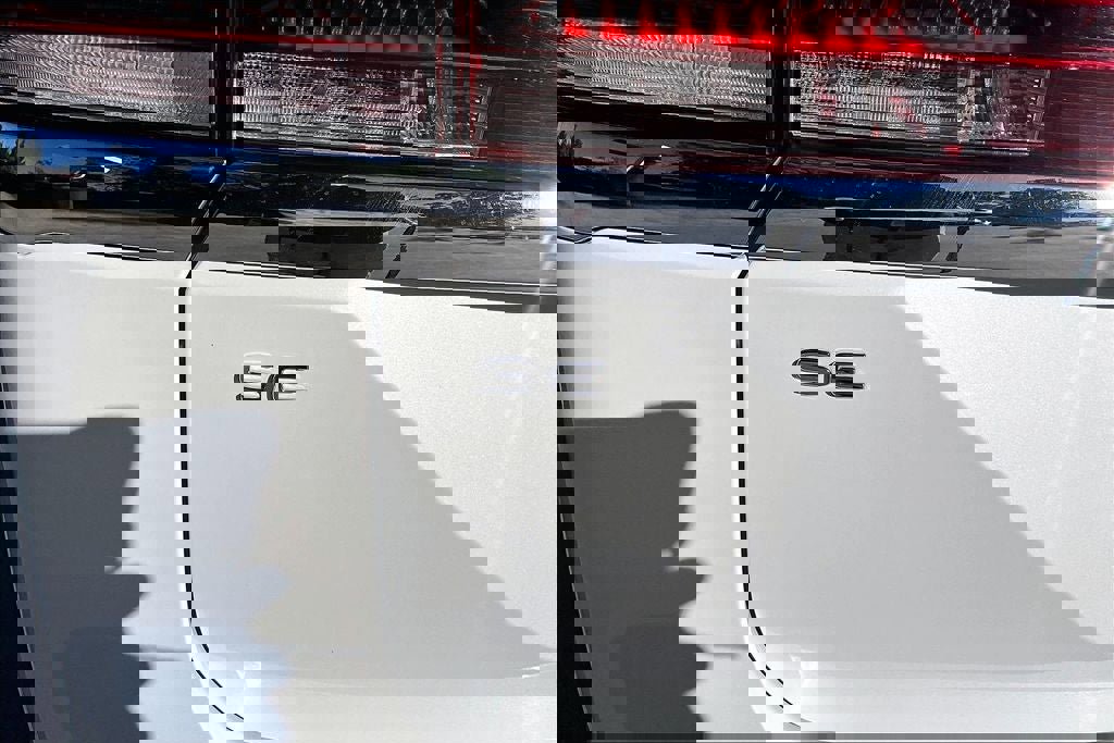 Certified 2026 Volkswagen Atlas SE w/ Black Wheel Package image 7