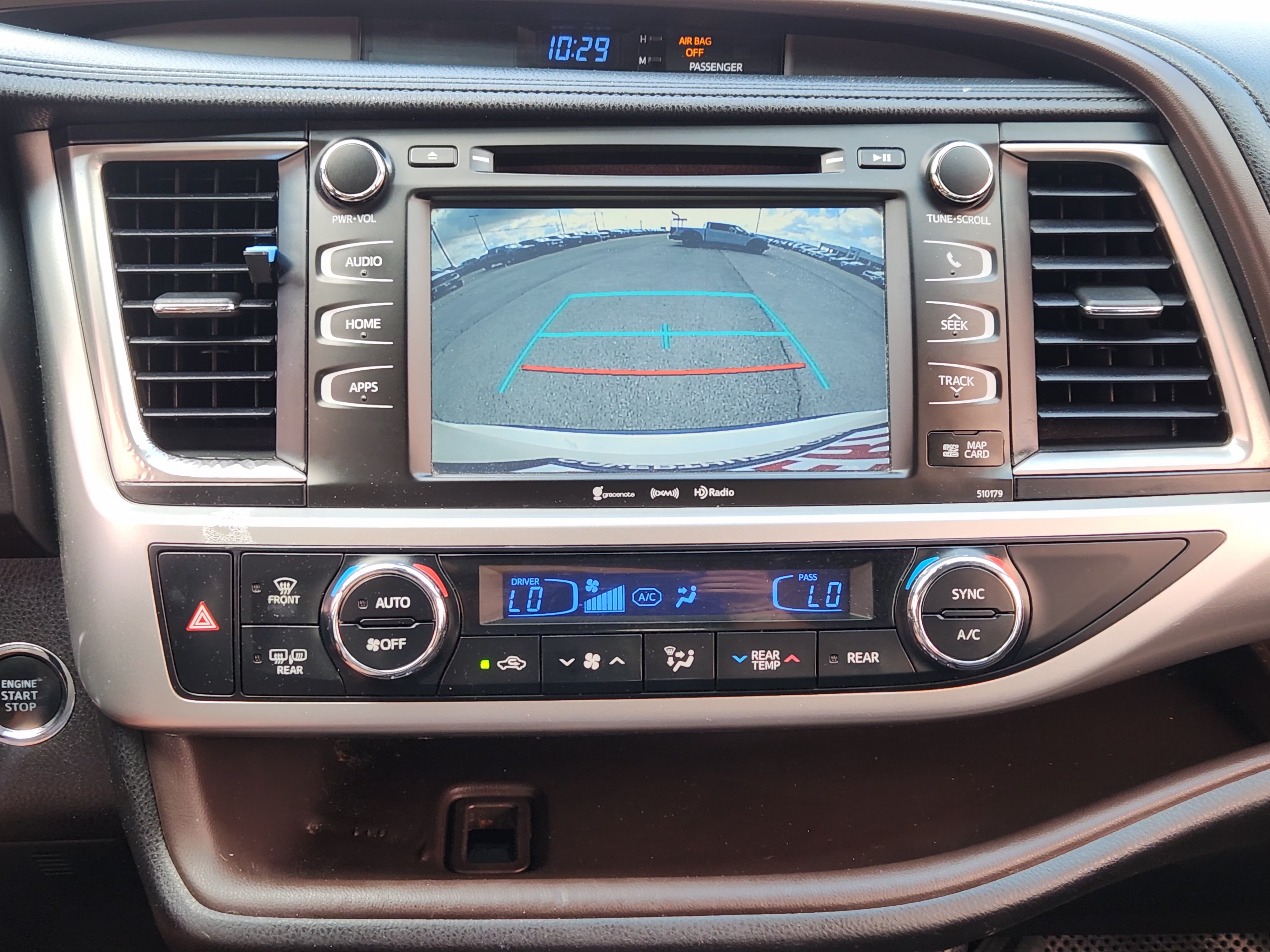Used 2017 Toyota Highlander XLE FWD image 19