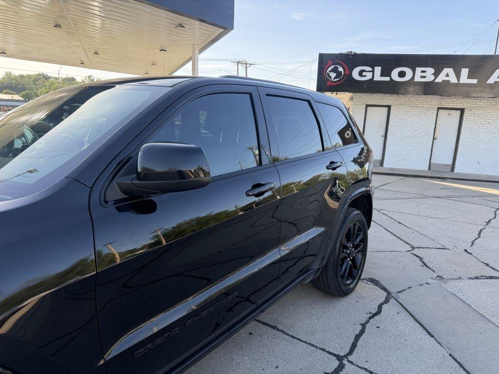 Used 2019 Jeep Grand Cherokee Altitude AWD/4WD image 20