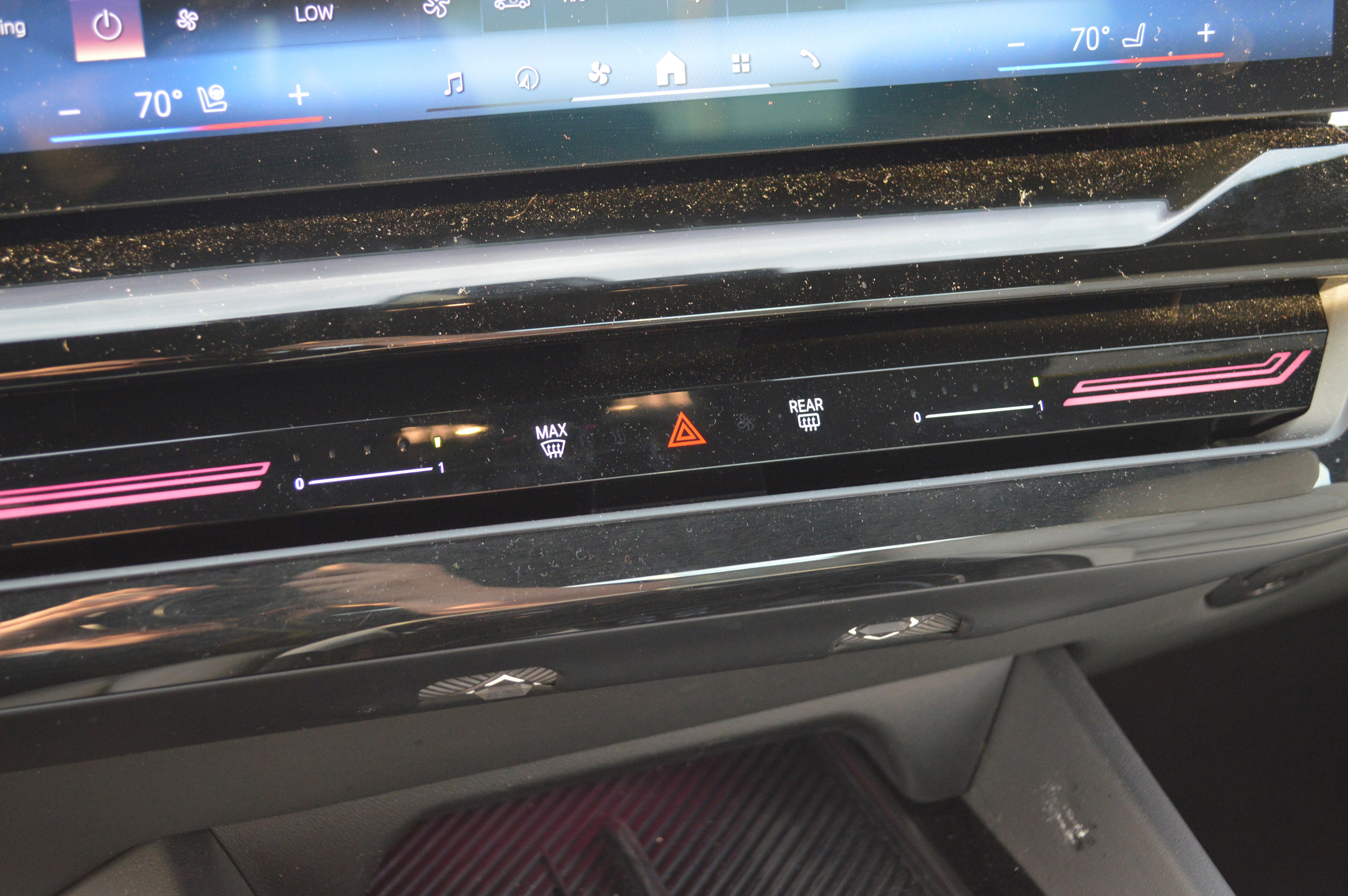 Used 2025 BMW 530i xDrive w/ Premium Package image 20