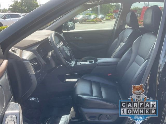 Certified 2022 Nissan Rogue SV w/ SV Premium Package AWD/4WD image 13