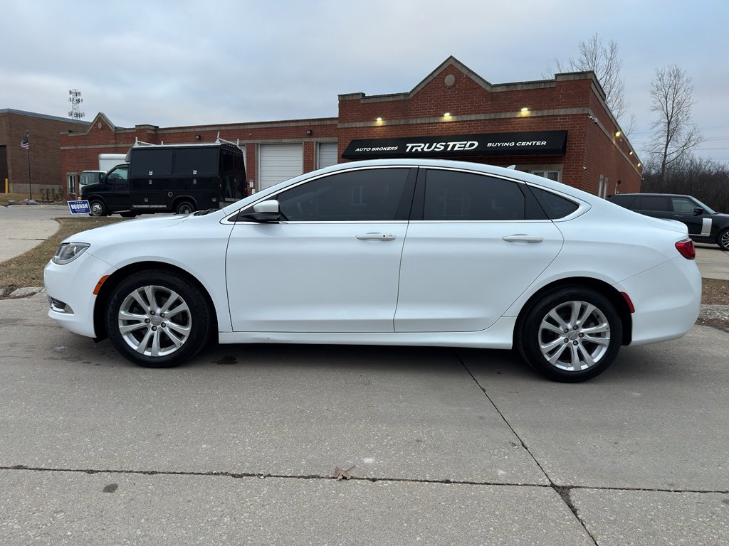 Used 2017 Chrysler 200 Limited Platinum FWD image 10