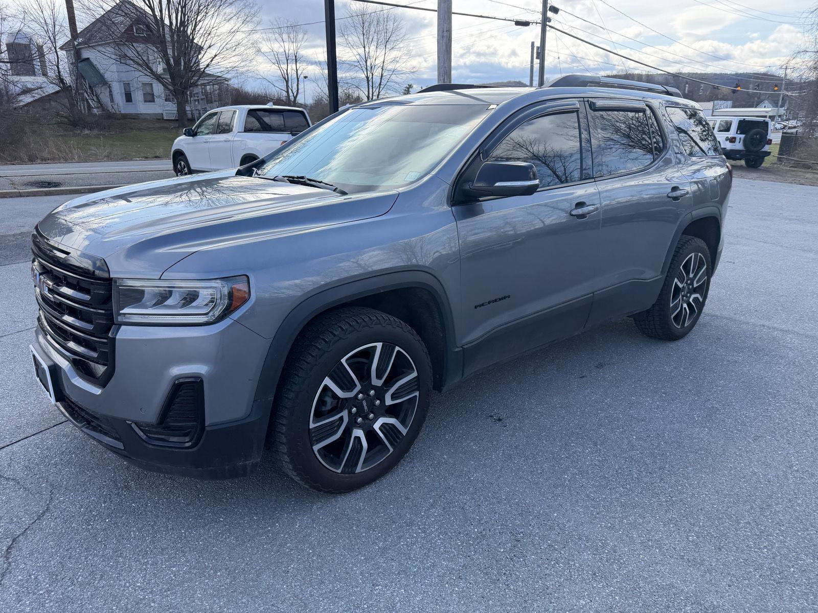 Used 2021 GMC Acadia SLE w/ Driver Convenience Package image 2