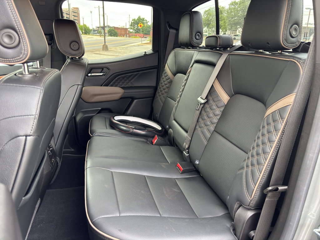 Used 2023 GMC Canyon Denali AWD/4WD image 12