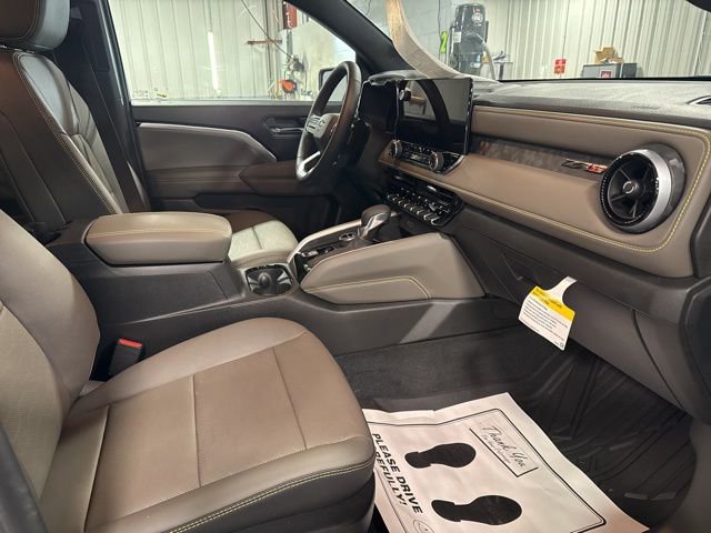 Used 2024 Chevrolet Colorado ZR2 w/ ZR2 Convenience Package III image 38