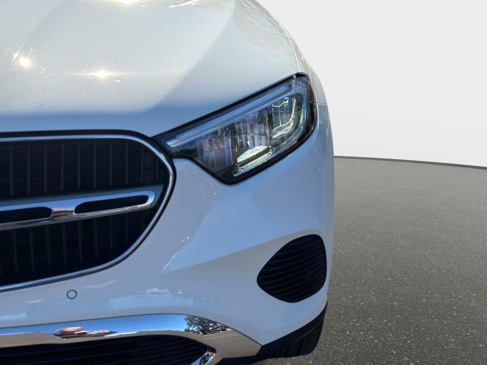 Used 2025 Mercedes-Benz GLC 300 image 9