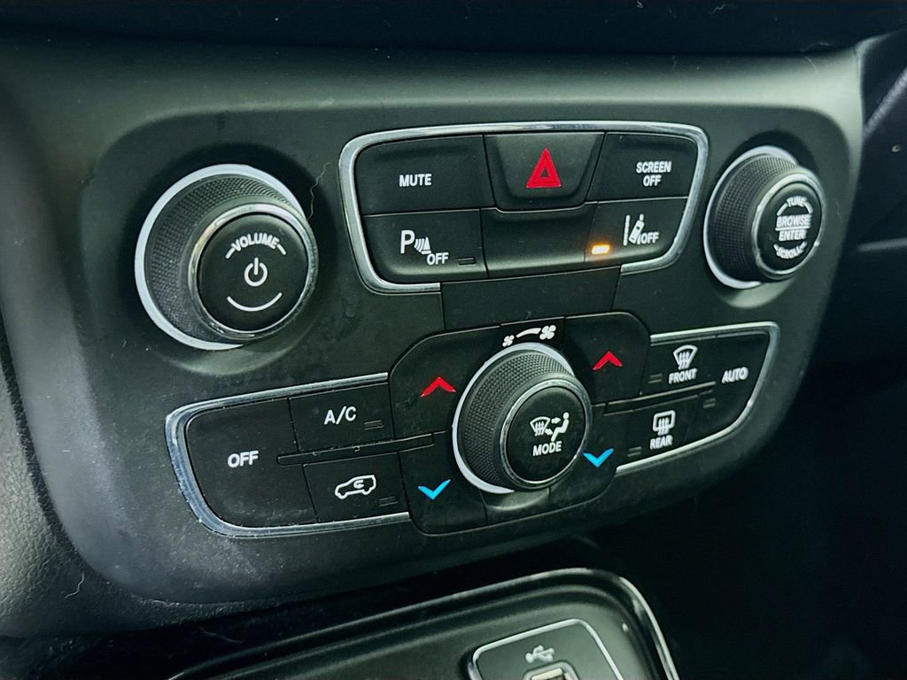 Used 2018 Jeep Compass Limited w/ Navigation Group AWD/4WD image 8