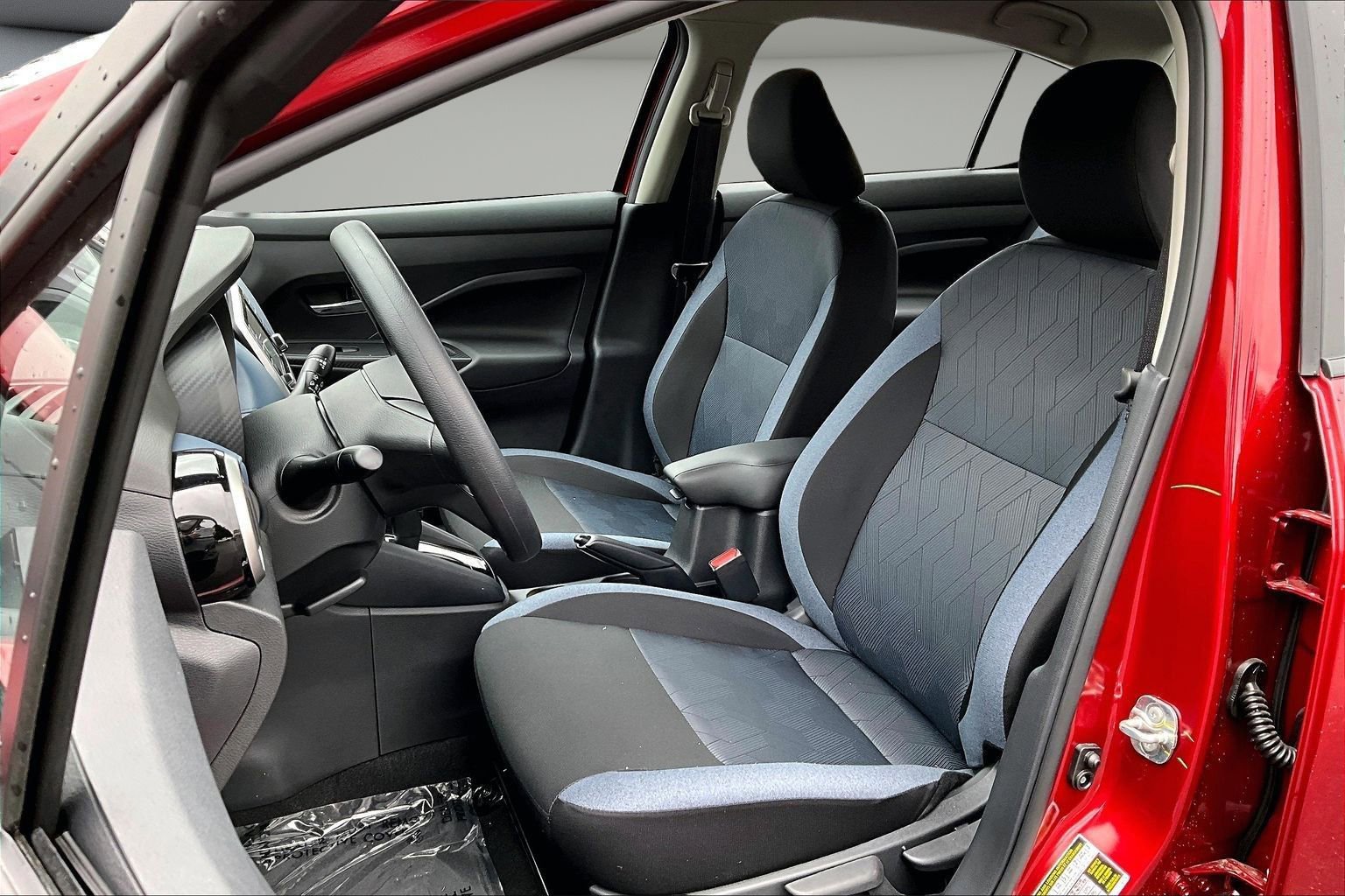 Used 2025 Nissan Versa SV w/ Trunk Package image 11