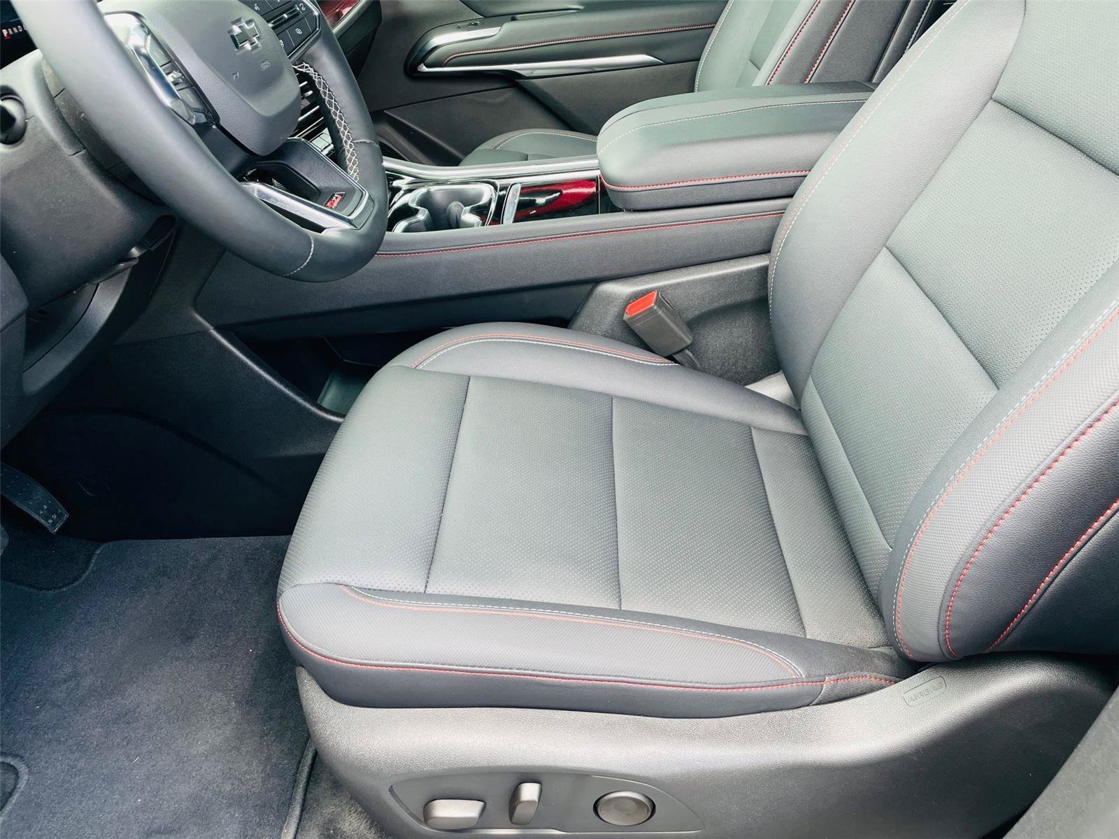 Used 2026 Chevrolet Traverse Z71 AWD/4WD image 9