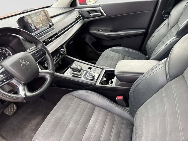 Used 2023 Mitsubishi Outlander SE image 19