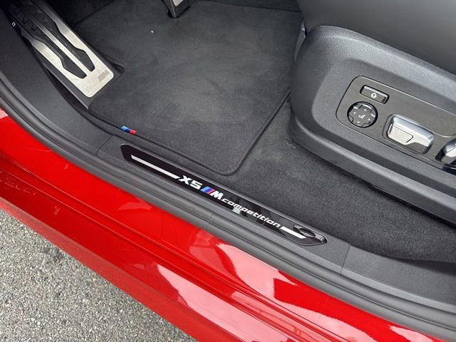 Used 2022 BMW X5 M w/ Competition Package image 15