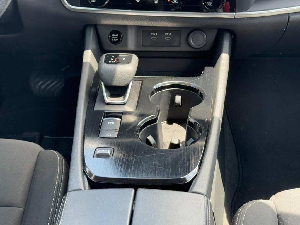 Used 2024 Nissan Rogue S FWD image 16