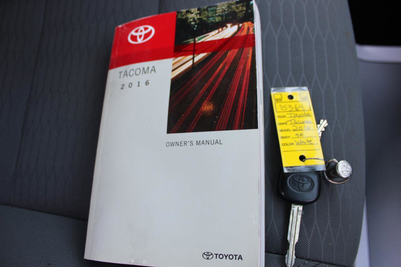 Used 2016 Toyota Tacoma SR image 42