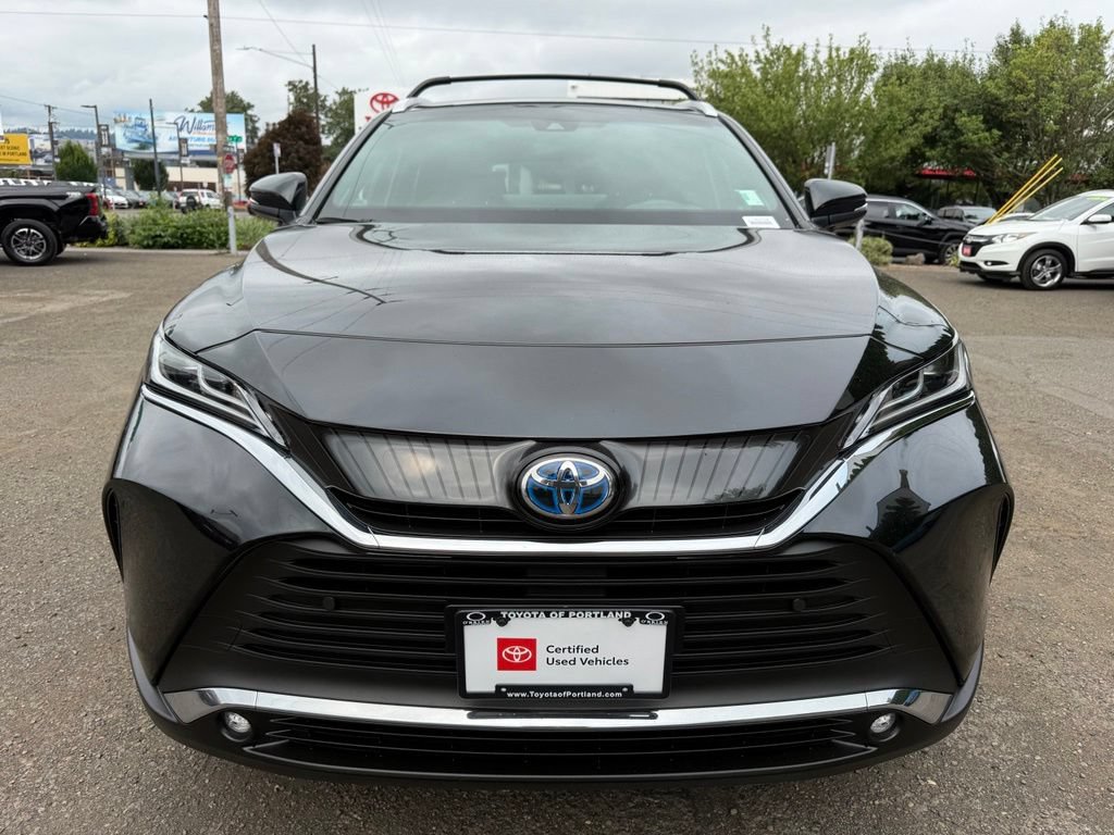 Certified 2024 Toyota Venza XLE AWD/4WD image 3