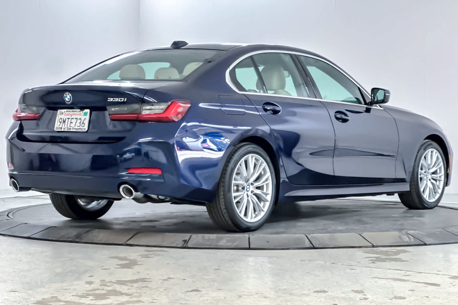 Used 2024 BMW 330i Sedan w/ Convenience Package RWD image 2