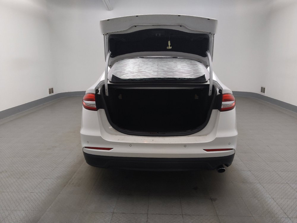 Used 2019 Ford Fusion SE FWD image 29