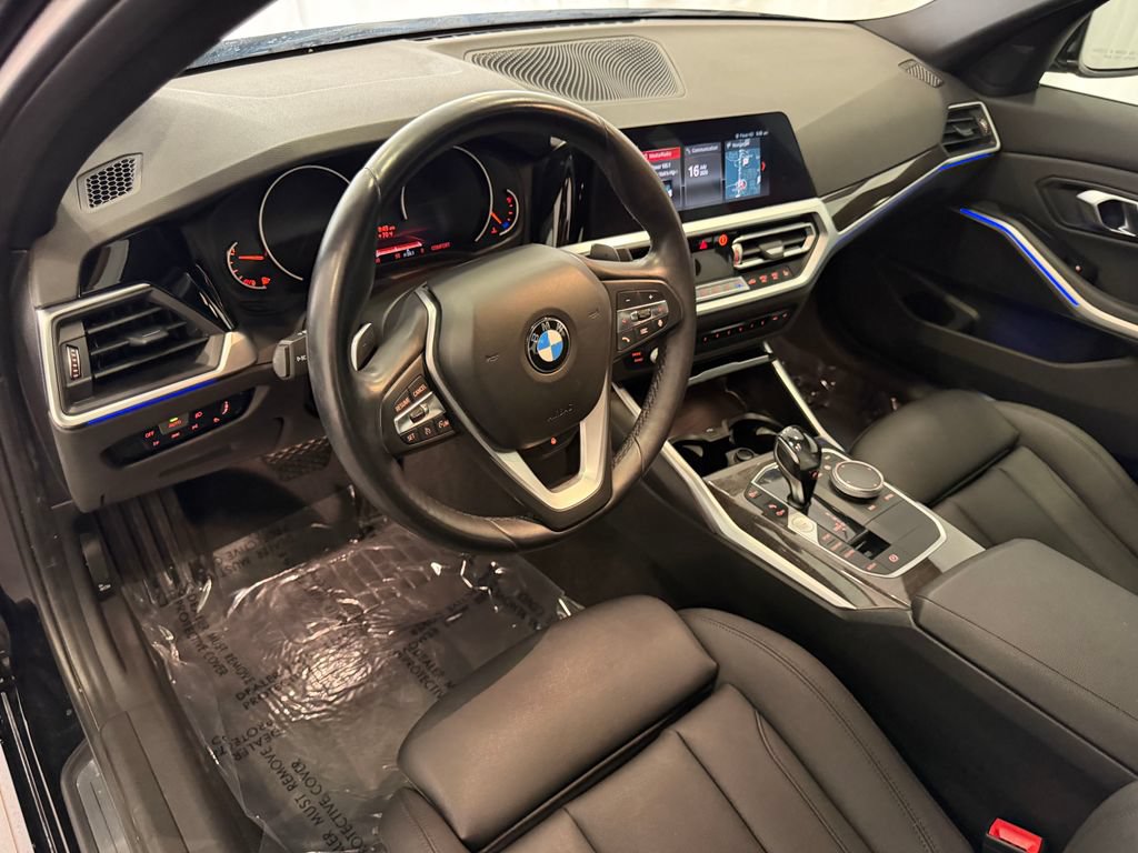 Used 2020 BMW 330i xDrive Sedan w/ Convenience Package AWD/4WD image 4