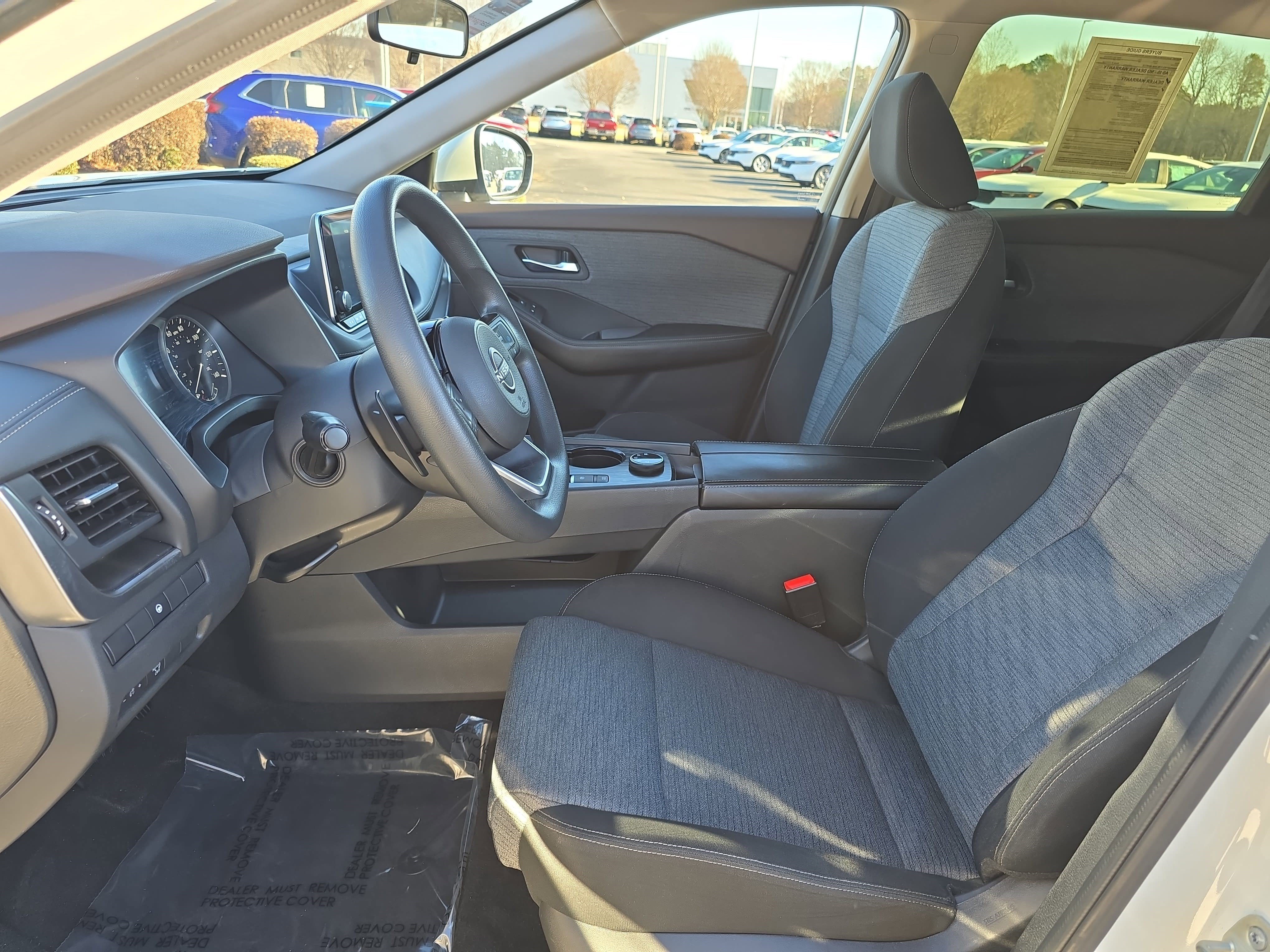 Used 2023 Nissan Rogue SV image 14