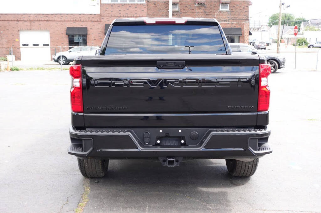 Used 2023 Chevrolet Silverado 1500 Custom AWD/4WD image 9
