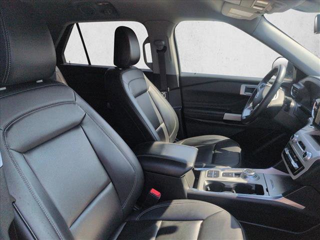 Used 2024 Ford Explorer XLT w/ Equipment Group 202A RWD image 22