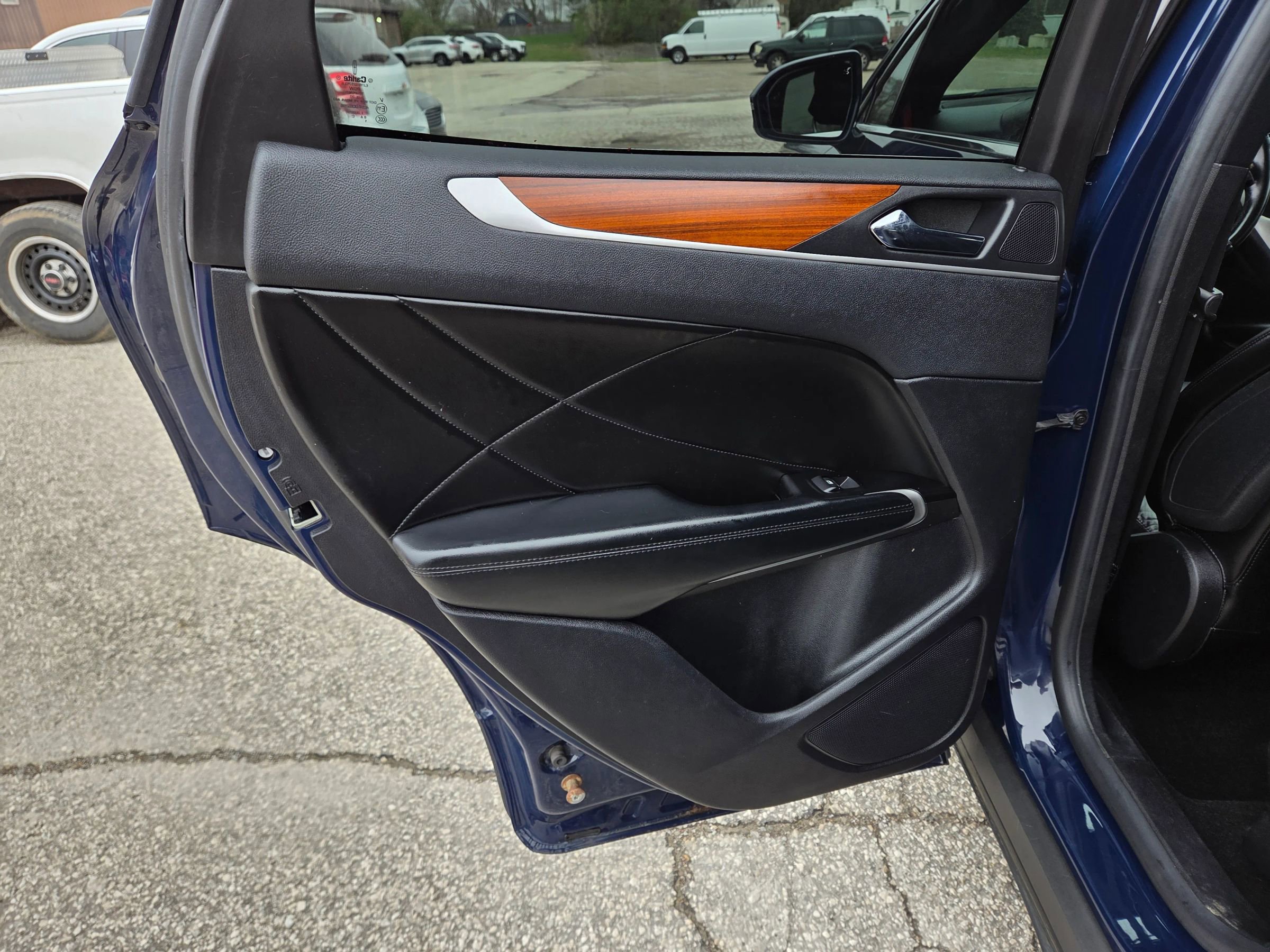 Used 2019 Lincoln MKC Reserve w/ MKC Climate Package image 19