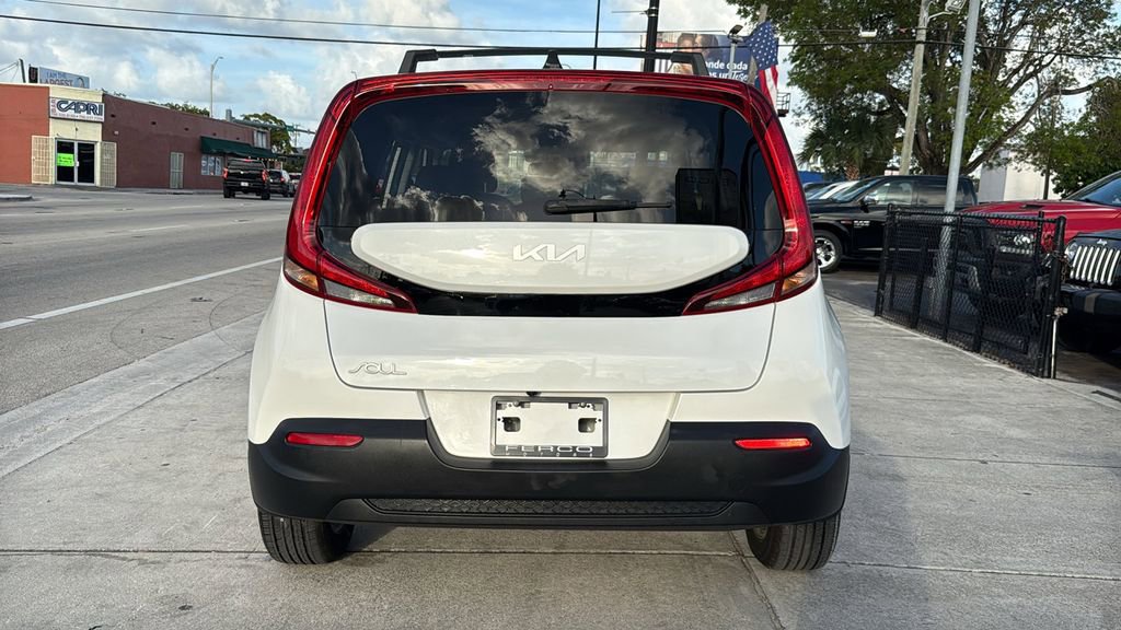 Used 2022 Kia Soul LX w/ Technology Package FWD image 13