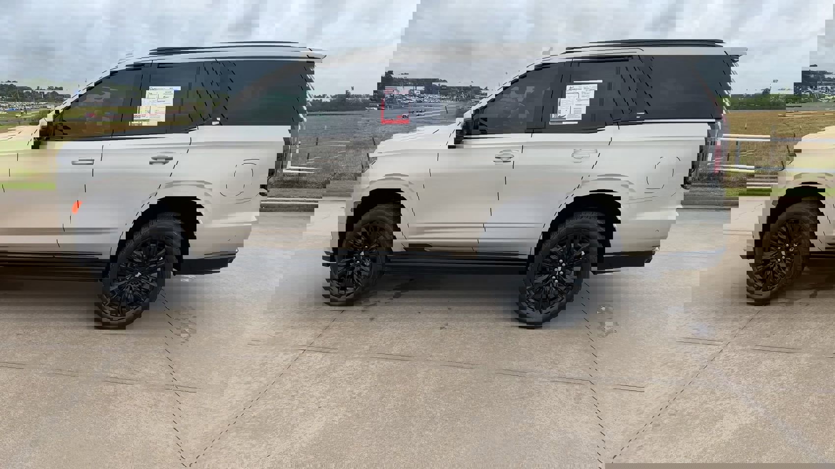 Used 2023 Cadillac Escalade Sport Platinum w/ LPO, ONYX Package image 6