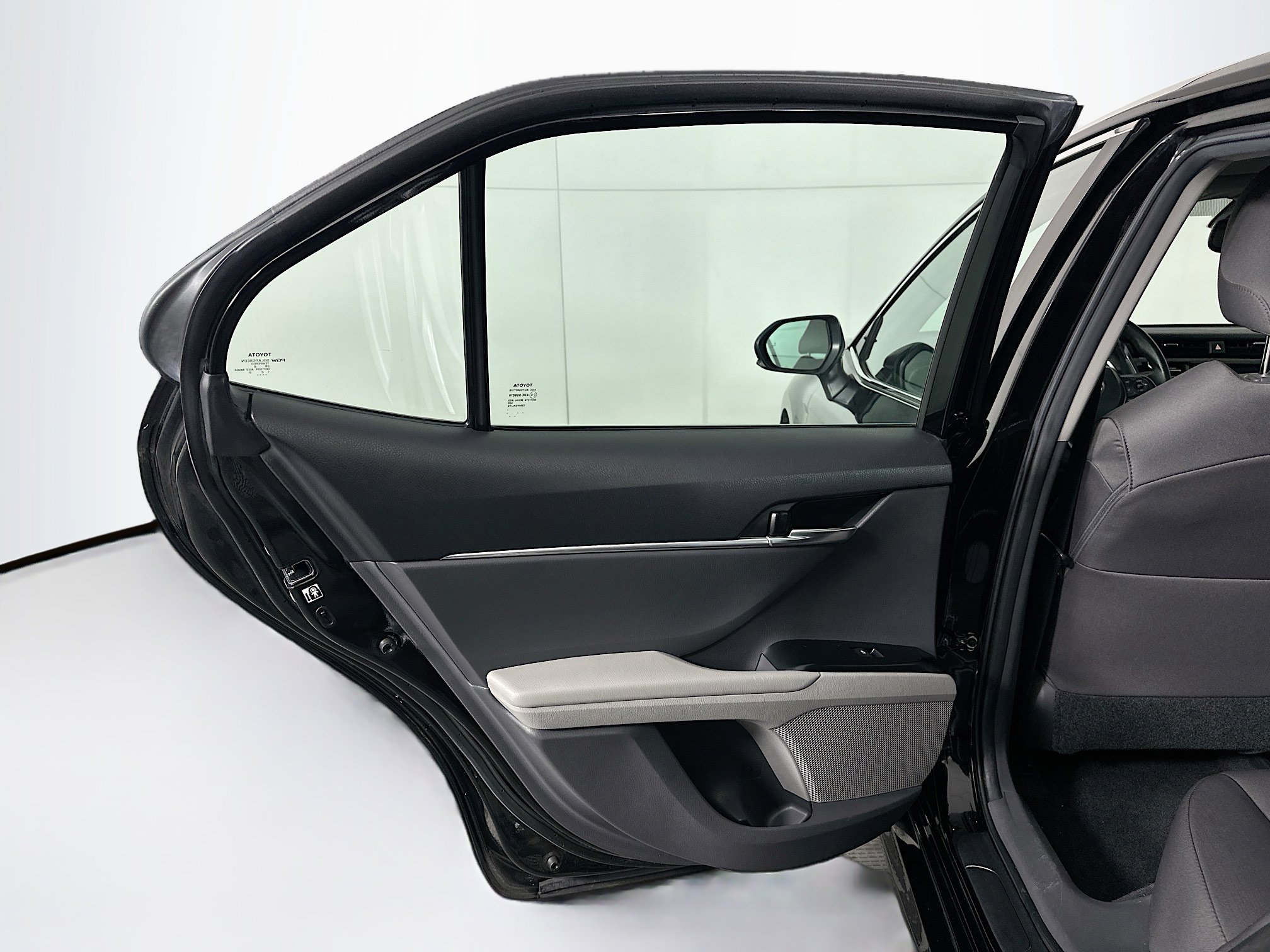 Used 2019 Toyota Camry LE w/ Convenience Package image 25