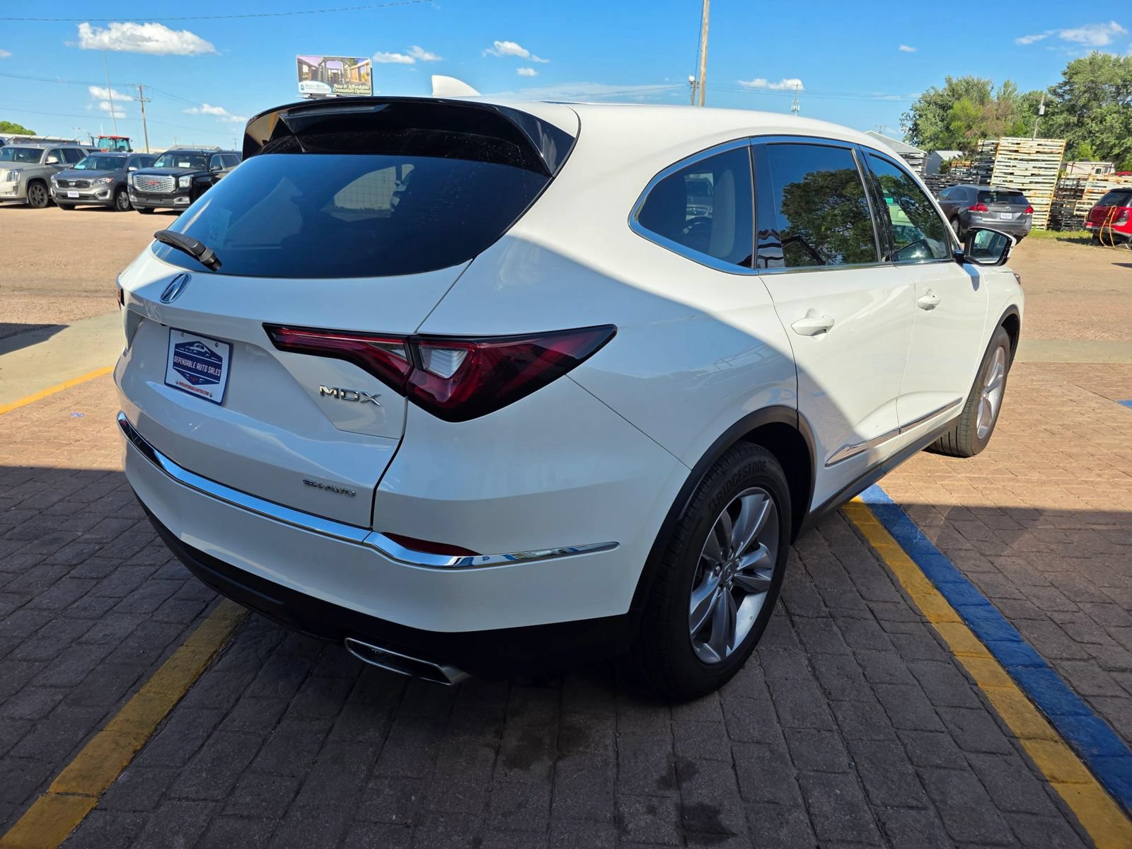 Used 2023 Acura MDX SH-AWD image 5