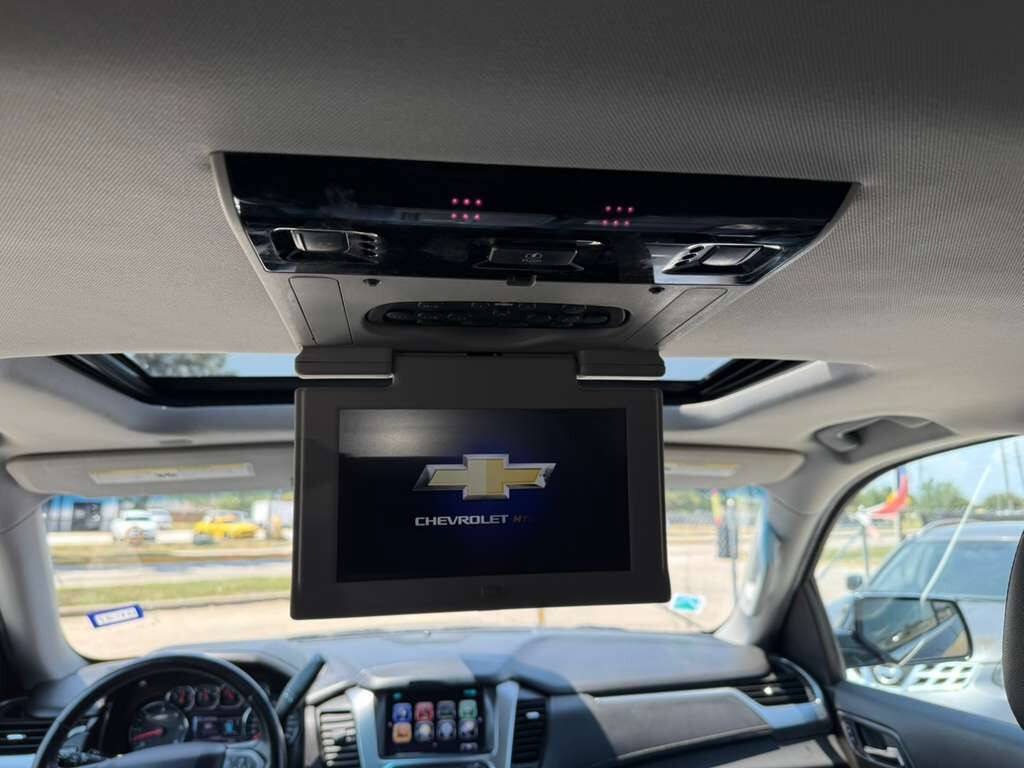 Used 2019 Chevrolet Suburban Premier RWD image 29