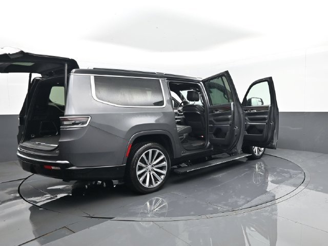 Used 2023 Jeep Grand Wagoneer L Series II AWD/4WD image 38